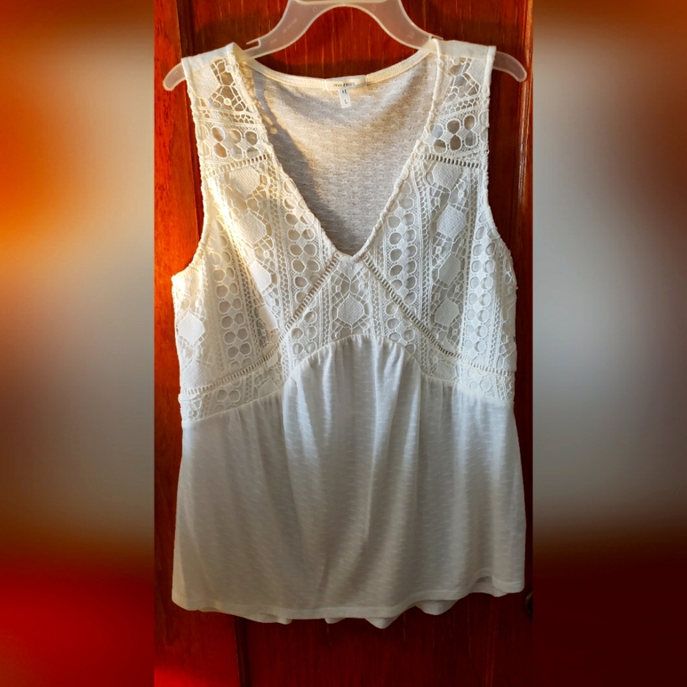 NWOT  size L cream colored Maurices top